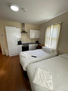  Contractors Guest House  Хай Вайкоумб